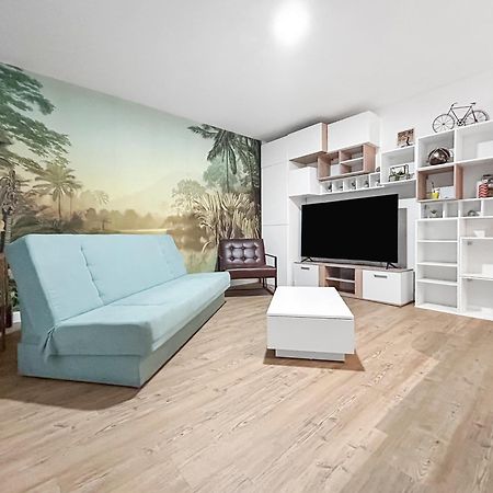 Апартаменти Balcon, Parking, Piscine Et Clim' A 2 Pas Du Port Santa Lucia Сен-Рафаель Екстер'єр фото