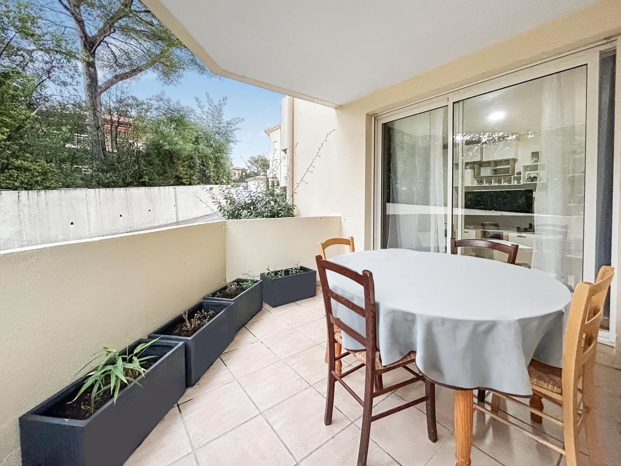 Апартаменти Balcon, Parking, Piscine Et Clim' A 2 Pas Du Port Santa Lucia Сен-Рафаель Екстер'єр фото