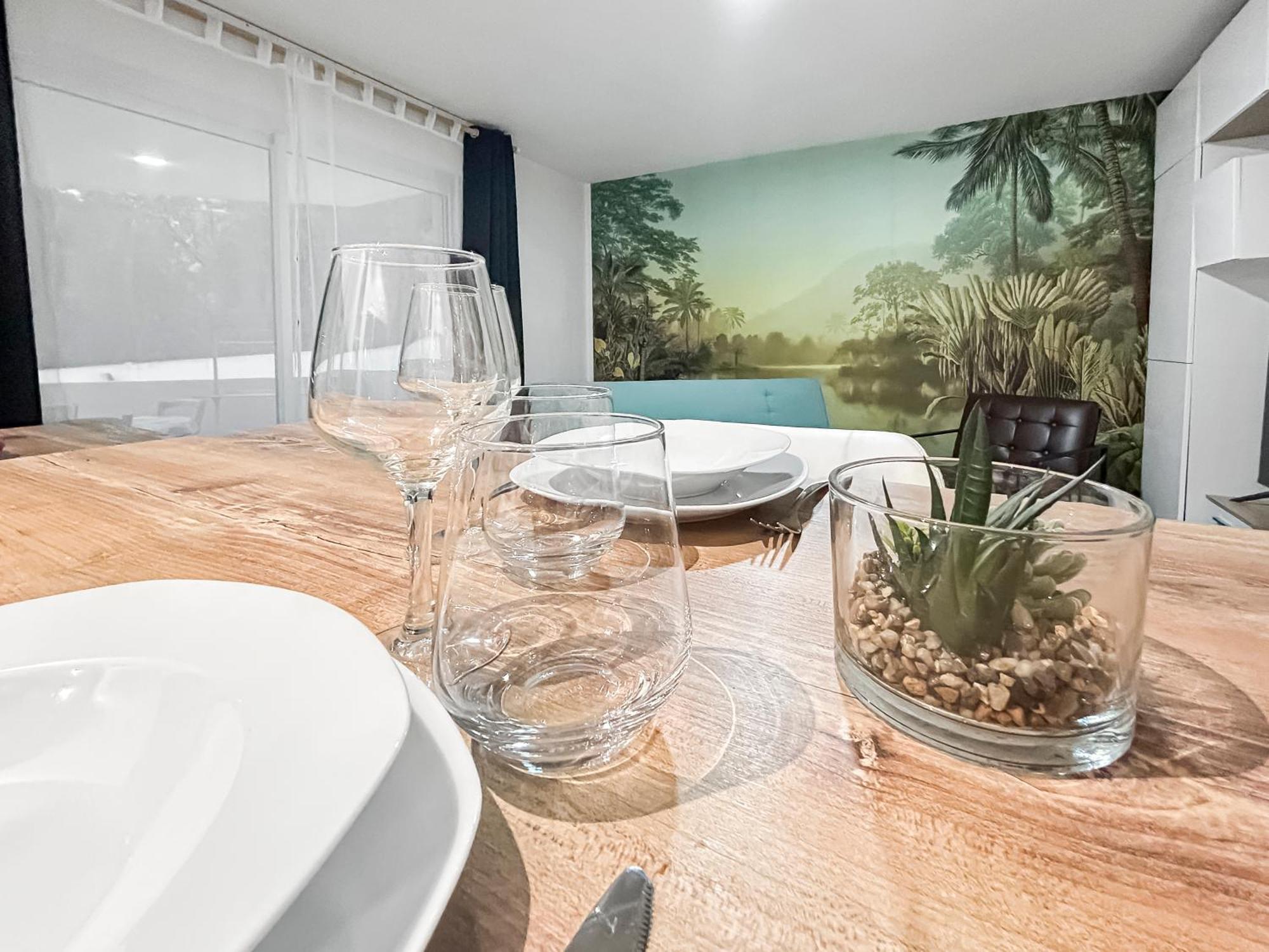 Апартаменти Balcon, Parking, Piscine Et Clim' A 2 Pas Du Port Santa Lucia Сен-Рафаель Екстер'єр фото