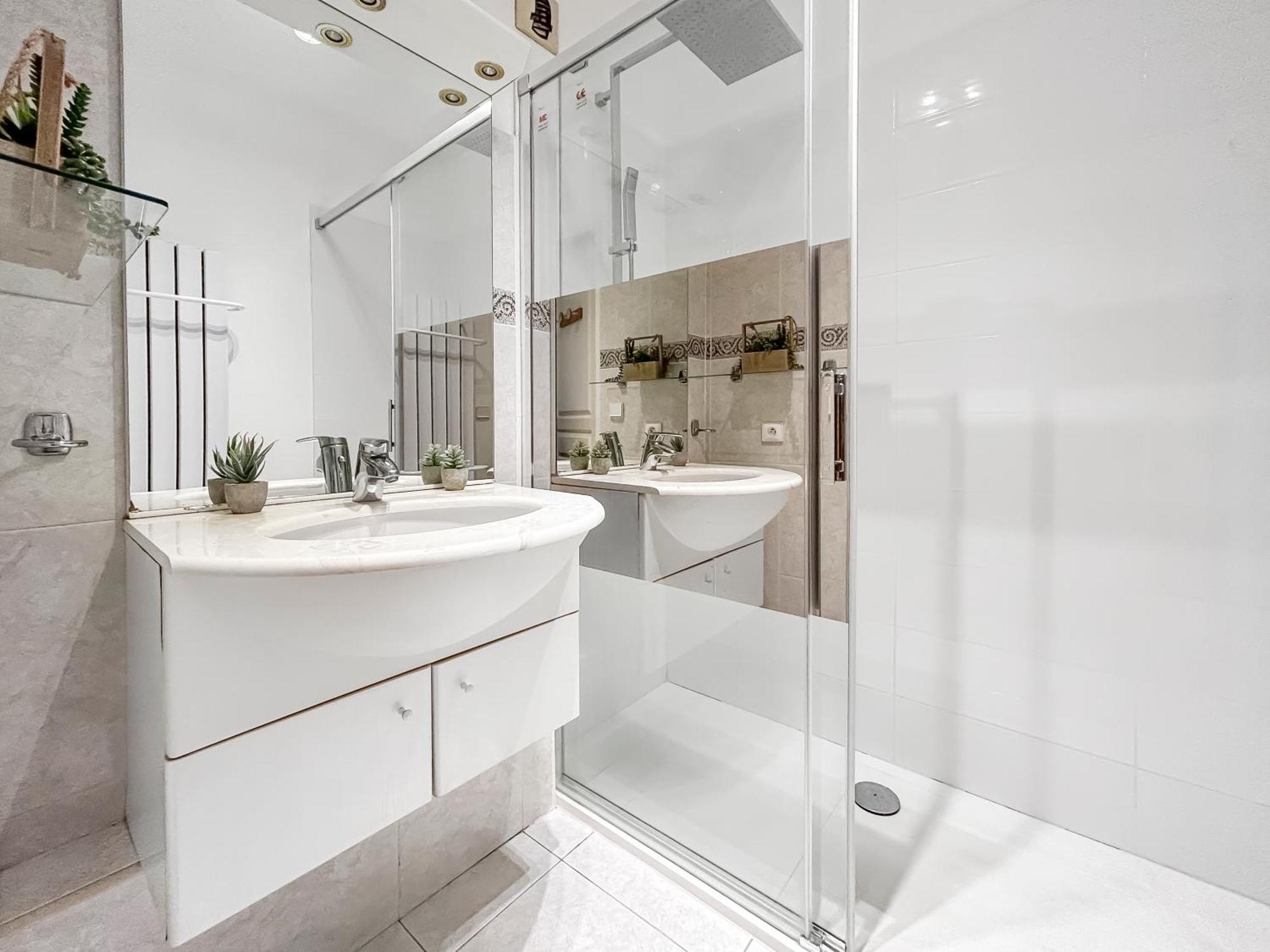Апартаменти Balcon, Parking, Piscine Et Clim' A 2 Pas Du Port Santa Lucia Сен-Рафаель Екстер'єр фото
